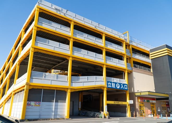 ピュアデンタルクリニック_駐車場