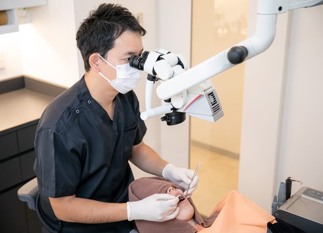 親知らずやインプラントなどさまざまな症例に対応できる歯科口腔外科ドクターが複数名在籍しております