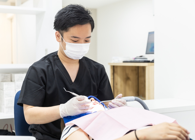 歯科口腔外科について研鑽を積んだ歯科医師が治療を行います