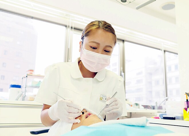 長持ちさせるために、虫歯や歯茎の処置を事前に行います