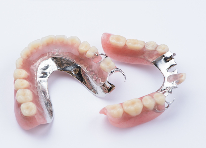 患者さまの噛み合わせや体質を考慮した入れ歯の製作に力を入れています