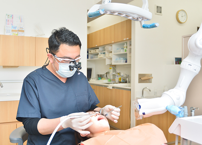 なるべく神経を残すようにするなど、患者さまご自身の歯を維持できるような治療に努めています