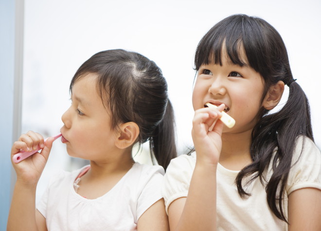 幼少時の口腔内環境が将来に影響するため、定期検診を受けましょう