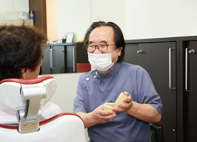 入れ歯治療は長持ちする仕上がりにするためにも、まずは作製前にお口の環境を改善します