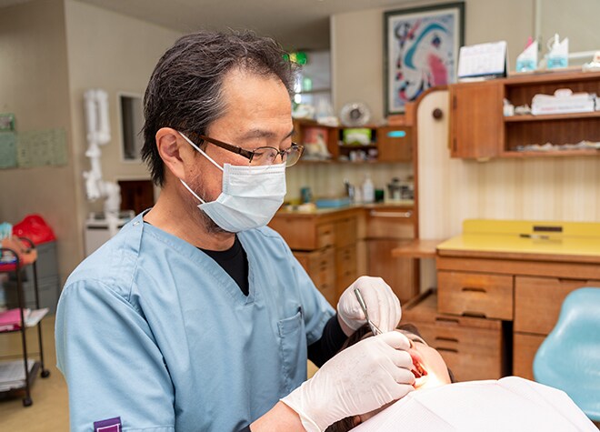 周囲の歯と調和が取れた見た目・噛み合わせを目指して、治療を行っています
