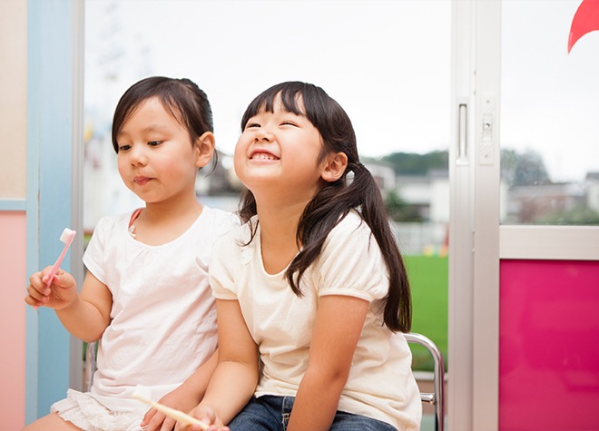 大人になっても虫歯リスクを軽減できるように、乳歯の段階で予防のアプローチをしていきます