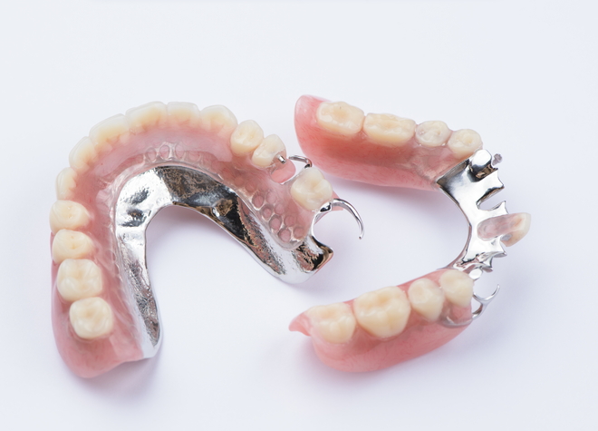 歯科技工士との連携で、お口にフィットする入れ歯をスピーディーにご提供します