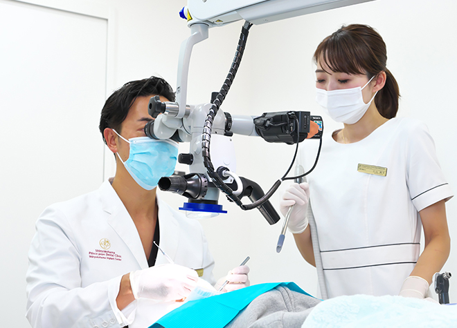 根管治療では、歯科用CTやマイクロスコープを用いた精密な診断・治療を行っております