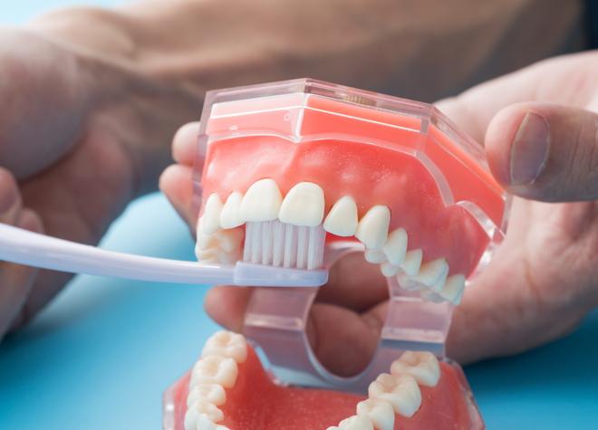 歯科検診を受けるメリットは、健康的な状態を維持しやすくなり、万が一の際も早期発見・早期治療が可能になる点です