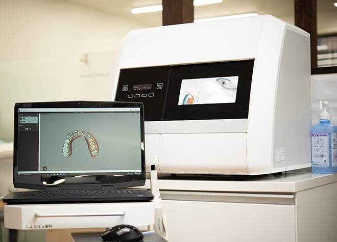 院内で作製を完結させるため、セラミックを短期間でお渡しすることができます