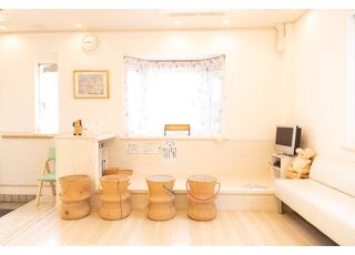 靴を脱いで上がれるキッズスペースがございます。