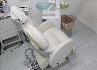 診療チェアです。治療について不安点などがありましたら、些細なことでもご相談ください。