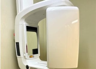 当院では、デジタルパノラマレントゲンを導入致しました。1/10の放射線量で検査を受けていただけます。