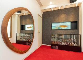 リラックしていただけるよう、アクアリウムがございます。