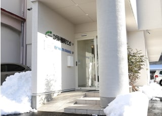 こちら玄関になります。