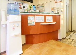 ウォーターサーバーを設置しております。ご自由にご利用ください。