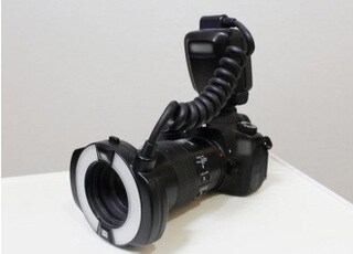 口腔内を撮影するカメラです。