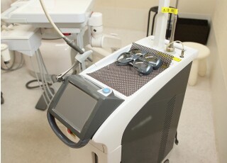 エルビウムヤグレーザーによって負担の少ない治療を提供しております。