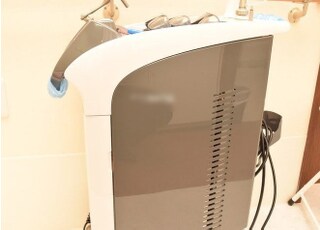 エルビウムヤグレーザーは歯の切削を認可されたレーザーでもあります。