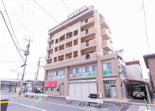 【1】当院から少し離れた場所にも駐車場のご用意がございます。