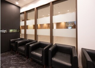 診療の準備が整うまでお待ちください。