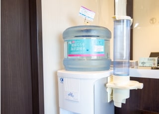 ウォーターサーバーです。ご自由にお飲み下さい。