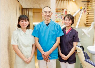 当院のスタッフです。丁寧な対応をさせていただきますので、歯医者が苦手という方もリラックスしてお越しください。