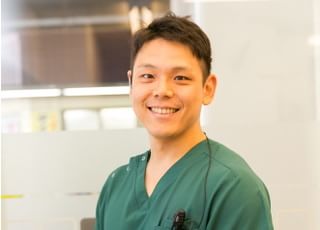 にしさんそう歯科ナカムラクリニック 山田　幸平 院長 歯科医師 男性