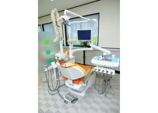 モニターで説明をしながら治療をしていきます。