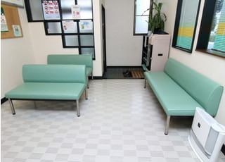 待合室です。こちらでお待ちください。