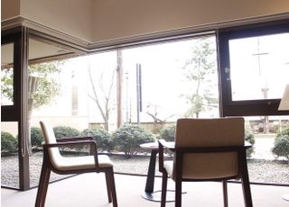 外の景色を眺めながら、ゆったりとした時間をお過ごしいただけます。