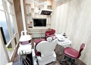 ふかふかの診療チェアで治療を受けていただけます。