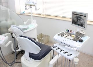 診療チェアでは、リラックスしていただけるよう心がけています。