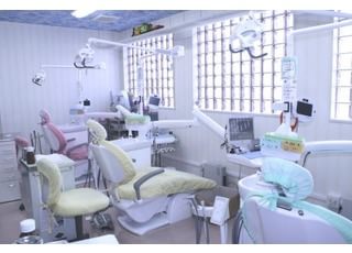 カラフルな診療チェアです。