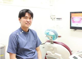 すいた駅前歯科 花本　圭司 理事長 歯科医師 男性