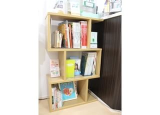 各種雑誌、絵本、漫画を取り揃えています。