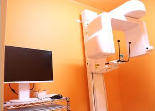 デジタルレントゲンです。撮影した画像はモニターでご覧いただけます。