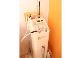 レーザー治療器です。歯周病や知覚過敏など幅広い分野で使用することができます。