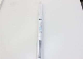 口腔内カメラでお口の中を撮影します。