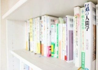 各界の本、ご用意しております。どうぞ、お読みくださいませ。