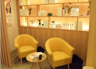 ホワイトエッセンスご利用の方向けにおくつろぎいただける専用ルームをご用意いたしました。