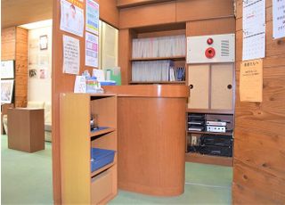 受付です。何かございましたらこちらまで。