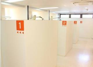 診療室はプライバシーを意識したつくりになっています。