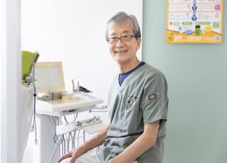 トーマツ歯科医院 東松　信平 院長 歯科医師 男性