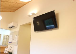 待合室ではテレビをご視聴いただきます