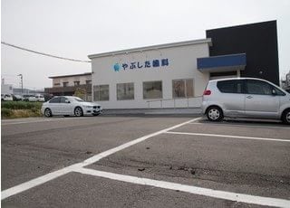 専用の駐車場がございますので、ぜひご利用ください。