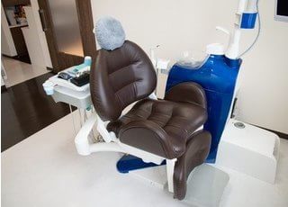 診療チェアはふかふかなタイプを導入しております。