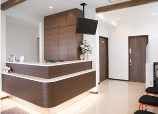 ご来院されましたらまずは受付へお越しください。