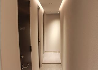 白を基調とした院内になっています。