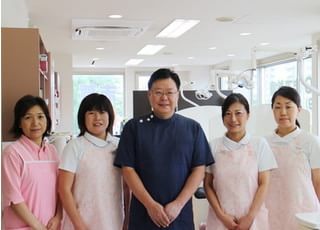 当院のスタッフが真摯かつていねいに対応させていただきます。お口に関するお悩みがある方は、まず当院へお越しください。
